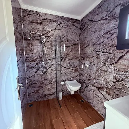 With A Full Private Pool Сasa de vacaciones