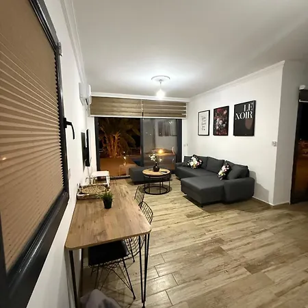 With A Full Private Pool Сasa de vacaciones