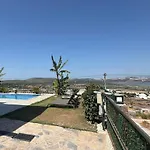 With A Full Private Pool Vakantiehuis